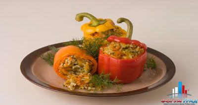 Перец, фаршированный овощами по-болгарски