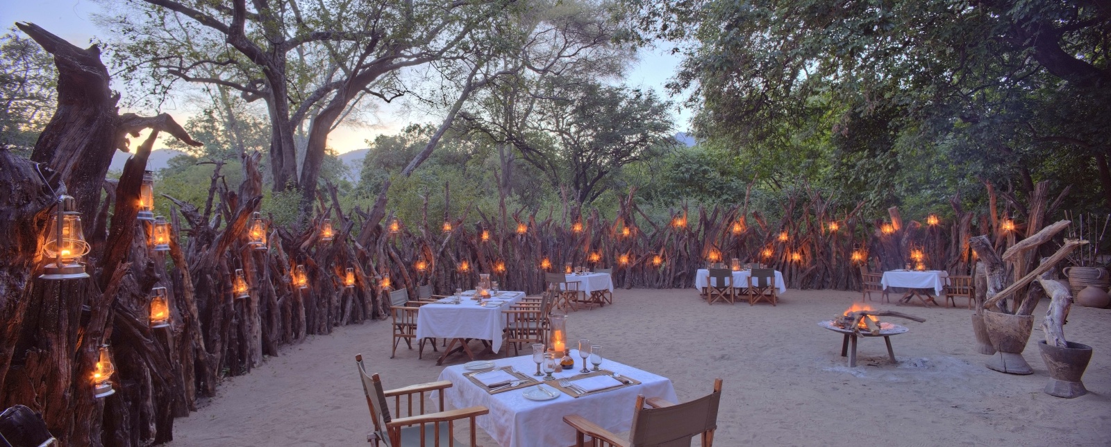 Экзотический ресторанчик отеля на озере Manyara