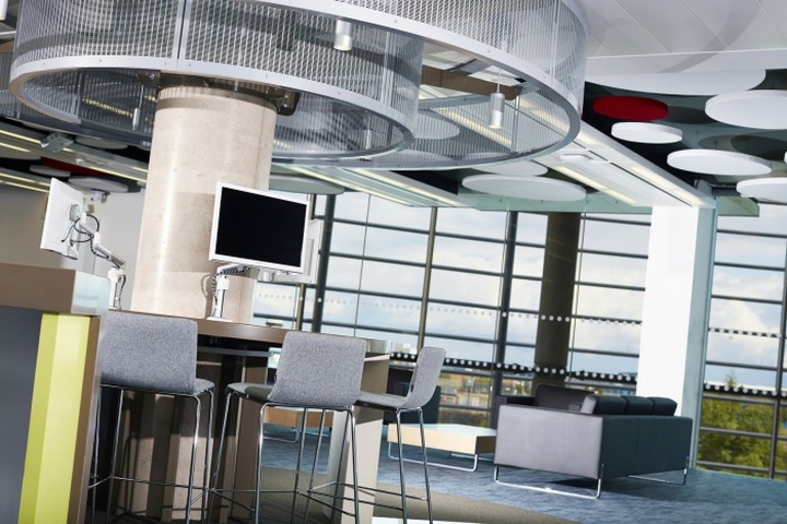 life-sciences-hub-by-paramount-interiors-cardiff-uk-05