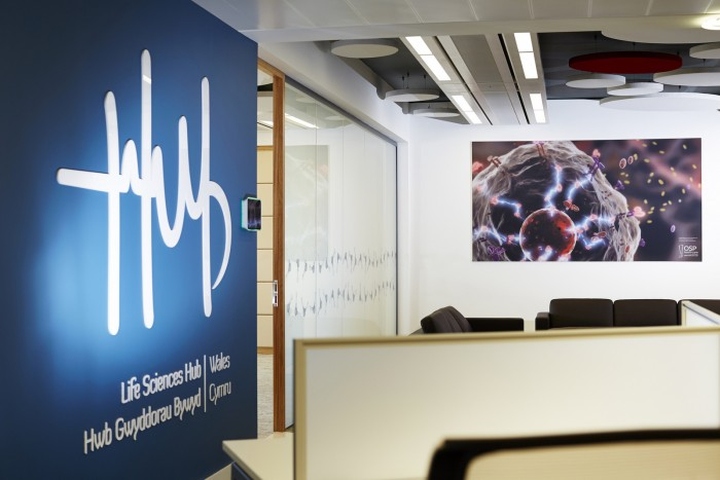 life-sciences-hub-by-paramount-interiors-cardiff-uk-11