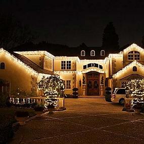 outdoor-christmas-lighting-decorations-34
