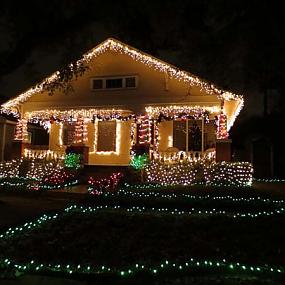 outdoor-christmas-lighting-decorations-39