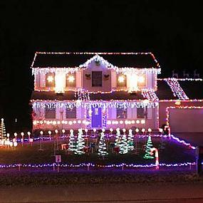 outdoor-christmas-lighting-decorations-43