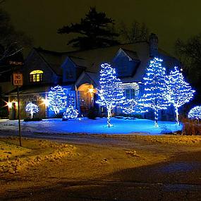 outdoor-christmas-lighting-decorations-44