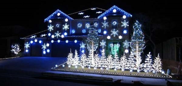 outdoor-christmas-lighting-decorations-45