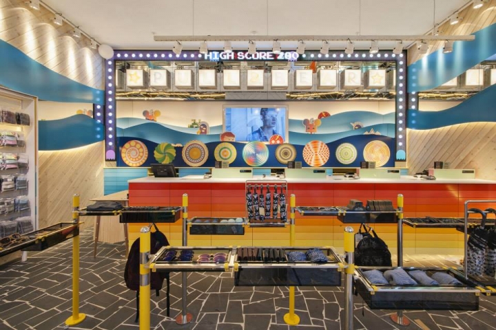 pull-and-bear-store-barcelona-spain-14