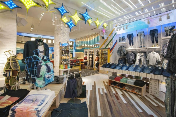 pull-and-bear-store-barcelona-spain-17