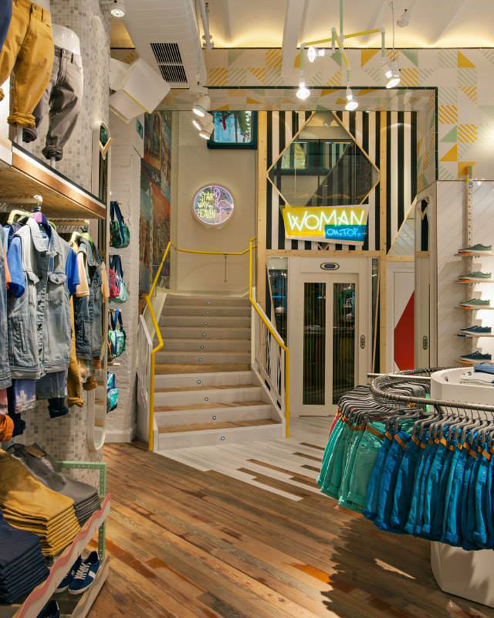 pull-and-bear-store-barcelona-spain-21
