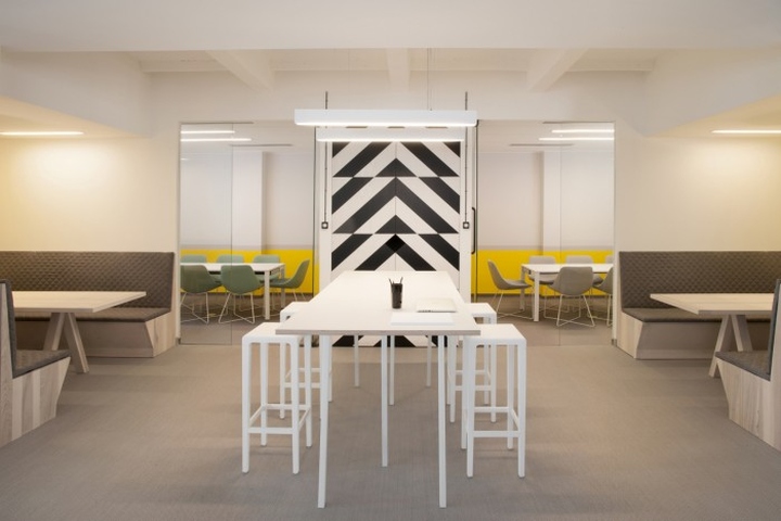 u2i-offices-by-morpho-studio-krakow-poland-01