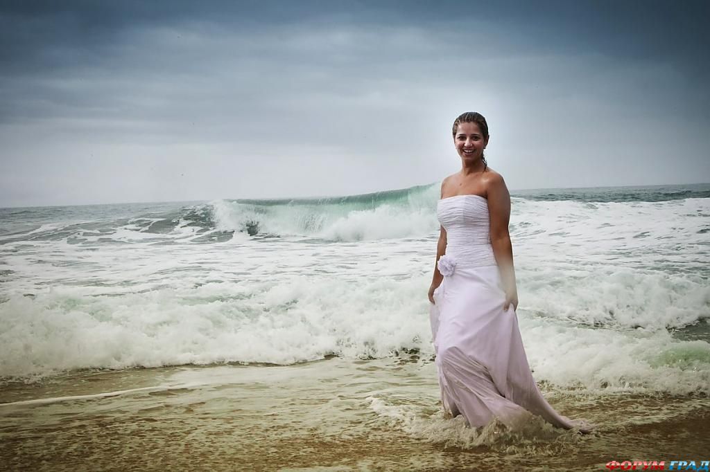 couple-on-beach-wedding-20