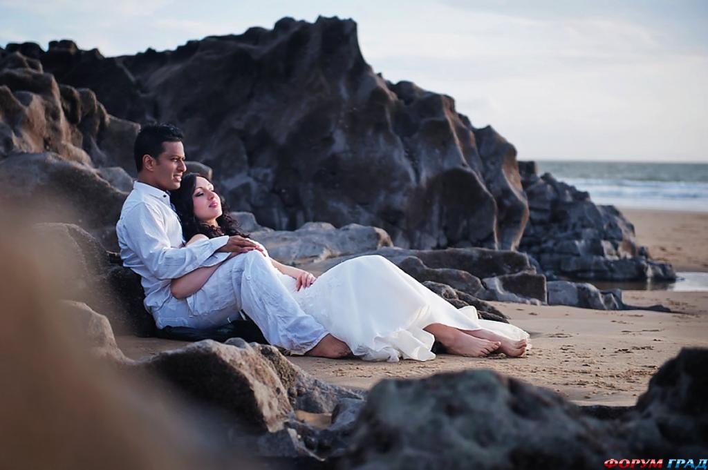 couple-on-beach-wedding-27