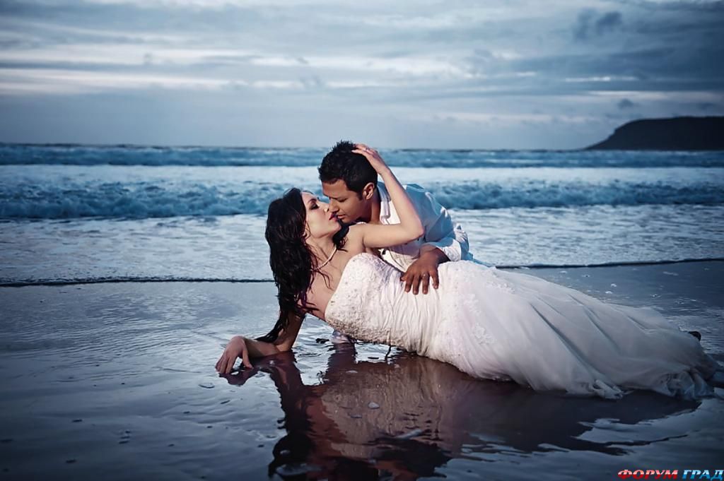 couple-on-beach-wedding-29