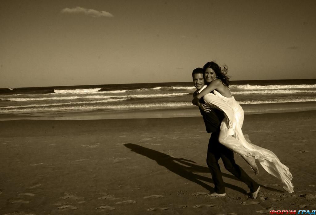 couple-on-beach-wedding-31