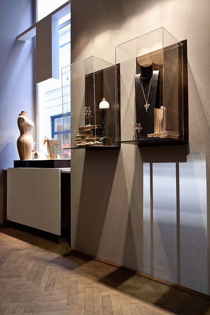 daniela-de-marchi-jewelry-paolo-cesaretti-milan-04