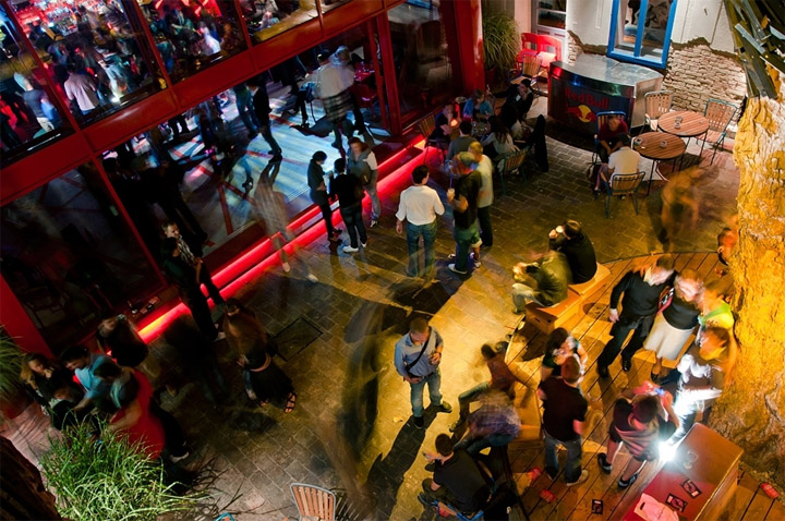 doboz-party-place-budapest-hungary-06