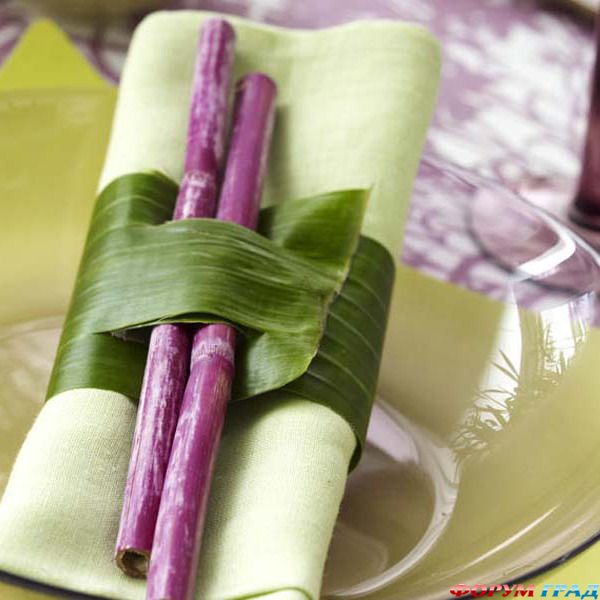 Украшаем тарелки и салфетки