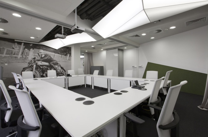castrol-office-by-za-bor-architects-moscow-russia-07