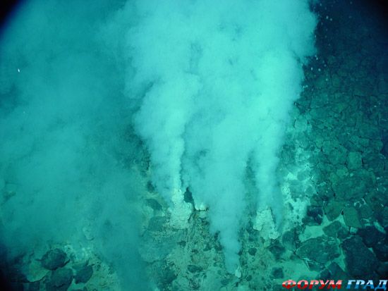 deep-sea-hydrothermal-vent-03