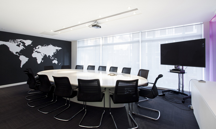 livingsocial-office-by-the-interiors-group-london-02