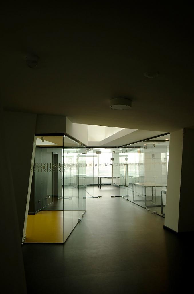 technology-company-office-by-tseh-08