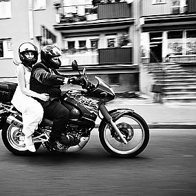 bride-and-groom-bike-01