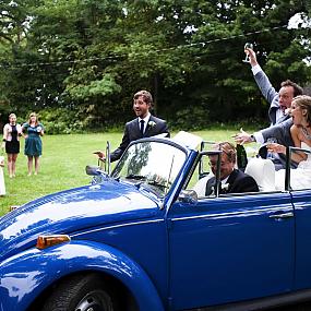 honeymoon-wedding-car-04