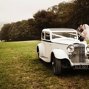 honeymoon-wedding-car-05