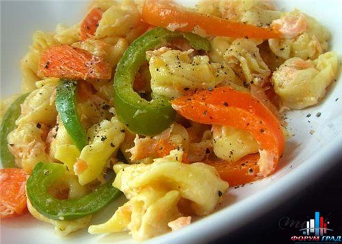 Тортеллини с копченым лососем