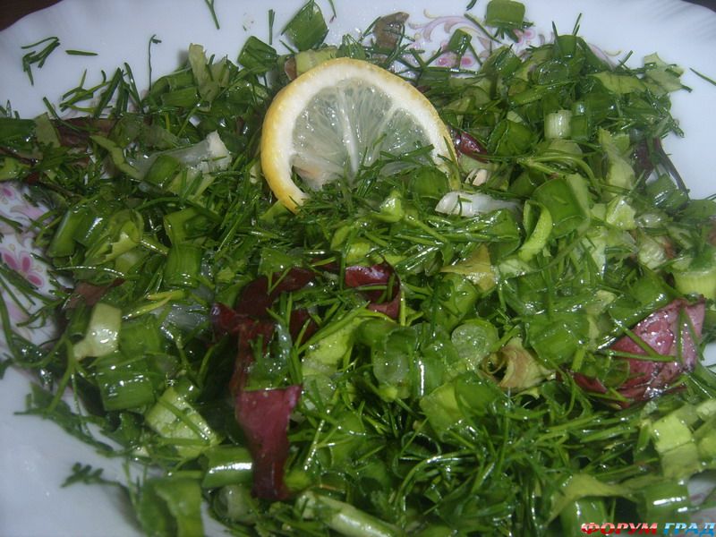 Зеленый салат с лимоном