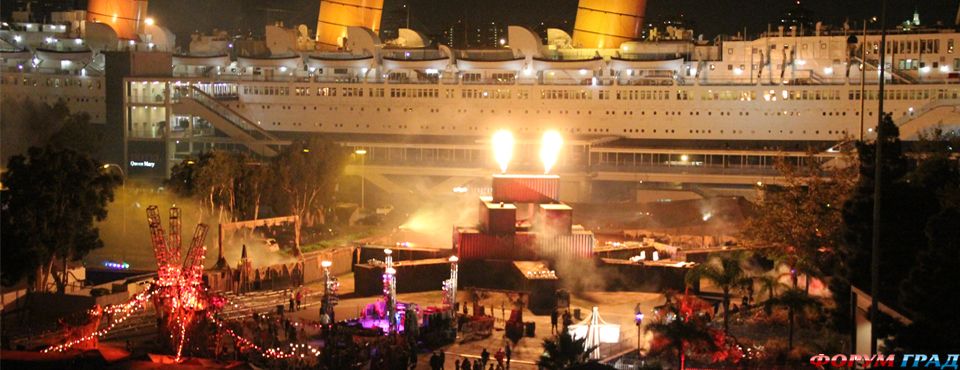 Отель Queen Mary ночью