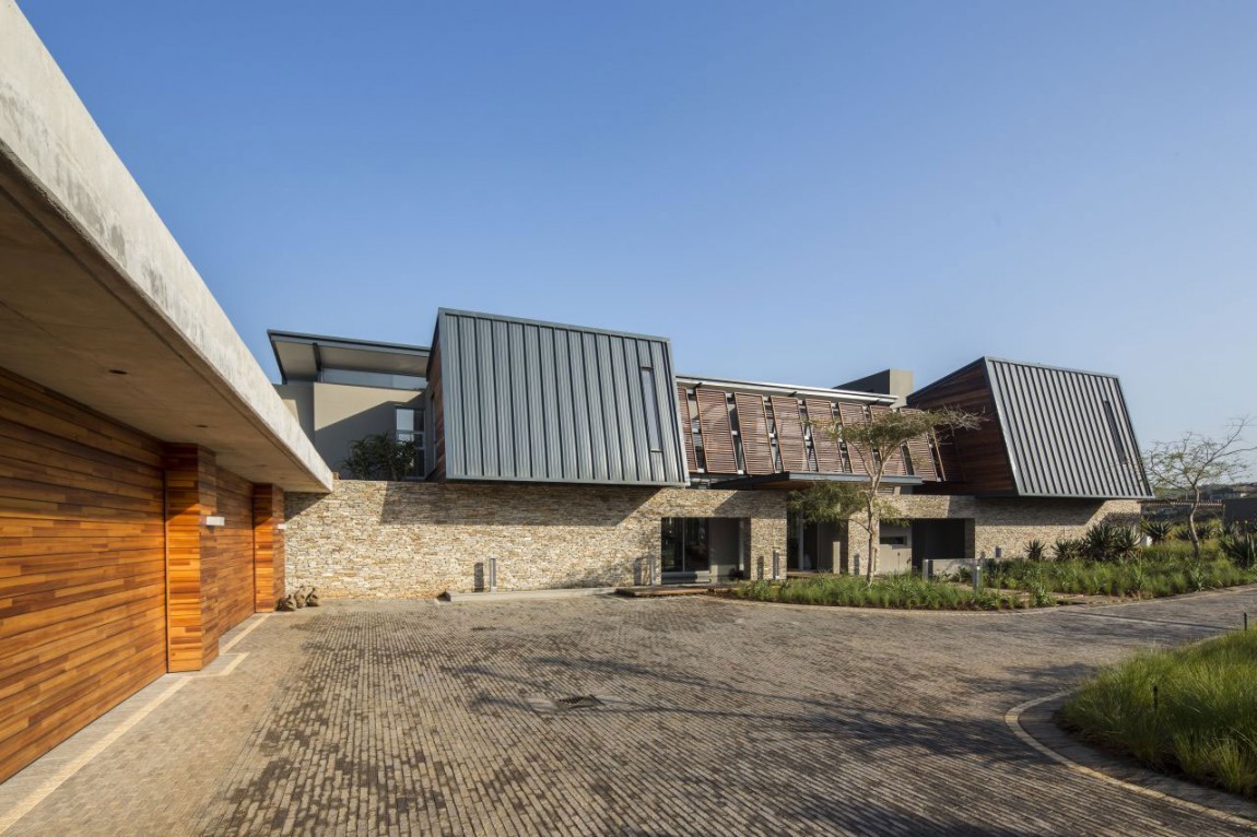 Футуристический проект дома Simbithi Eco-Estate от Metropole Architects в ЮАР