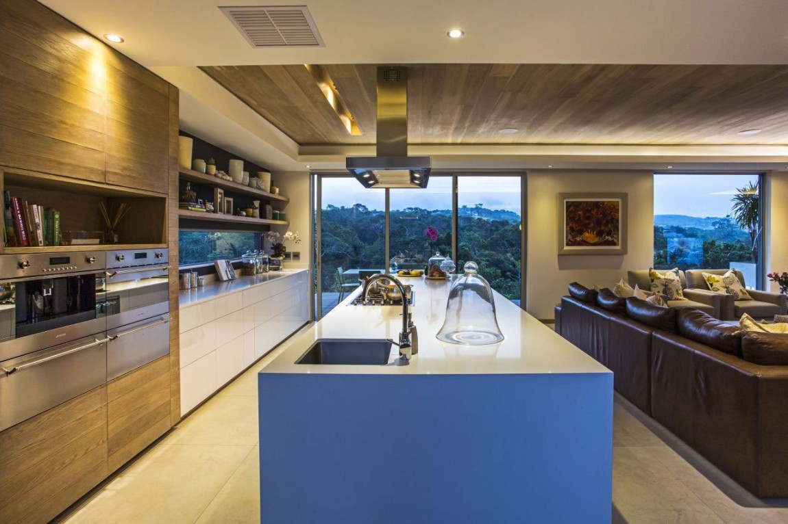 Футуристический проект дома Simbithi Eco-Estate от Metropole Architects в ЮАР