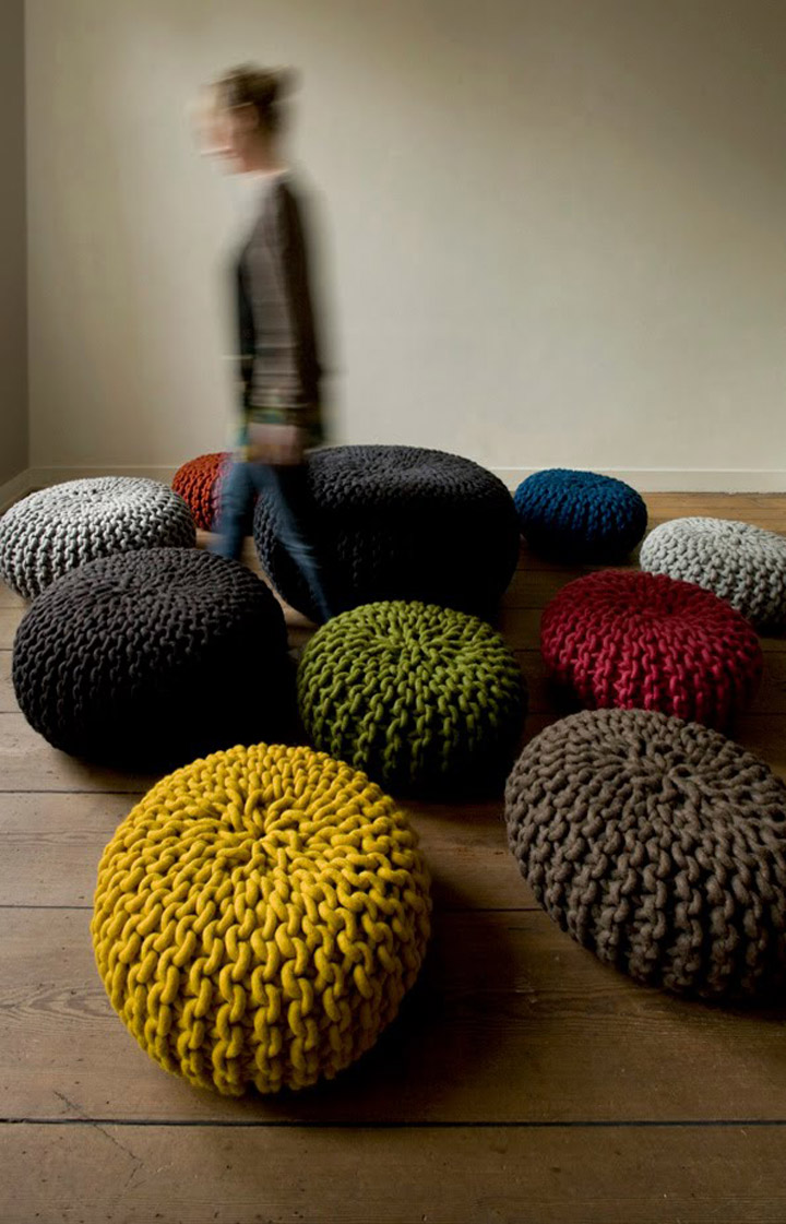 handknitted-wool-poufs-and-rugs-by-christien-meindertsma-01
