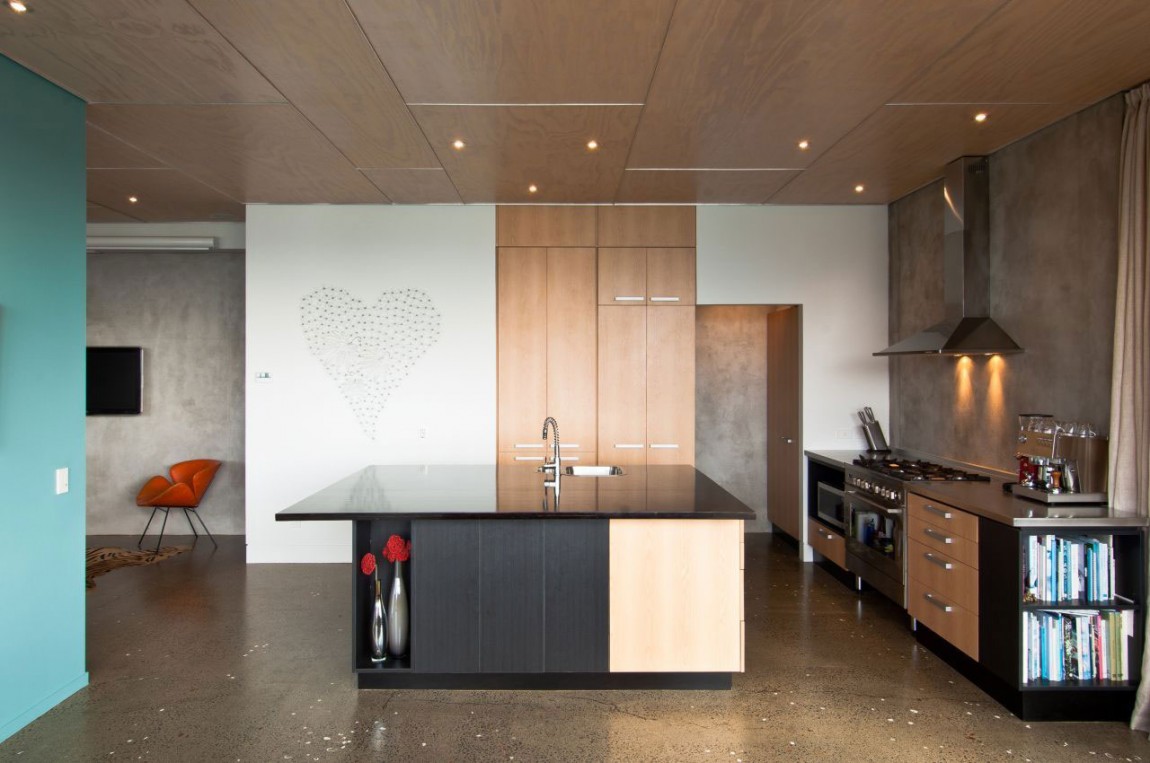 Курортный дом Hataitai на горном склоне от John Mills Architects, Новая Зеландия