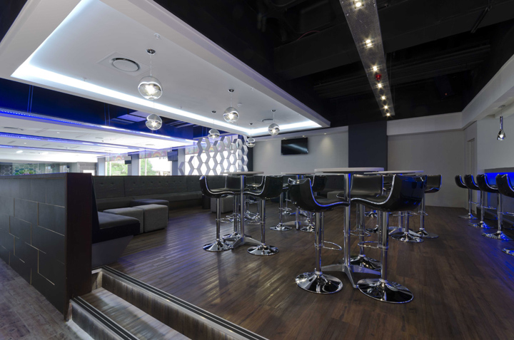 the-fun-company-bowling-alley-bar-01