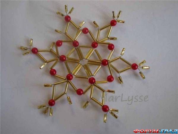 Снежинки из бисера