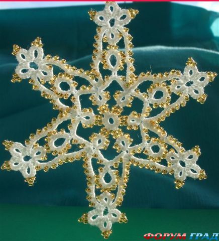 Снежинки из бисера