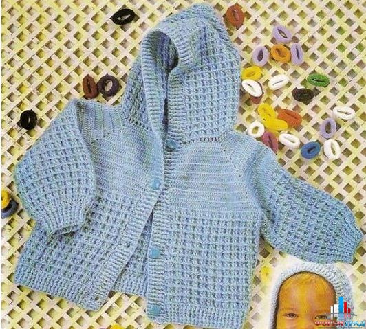 Кофта с капюшоном.