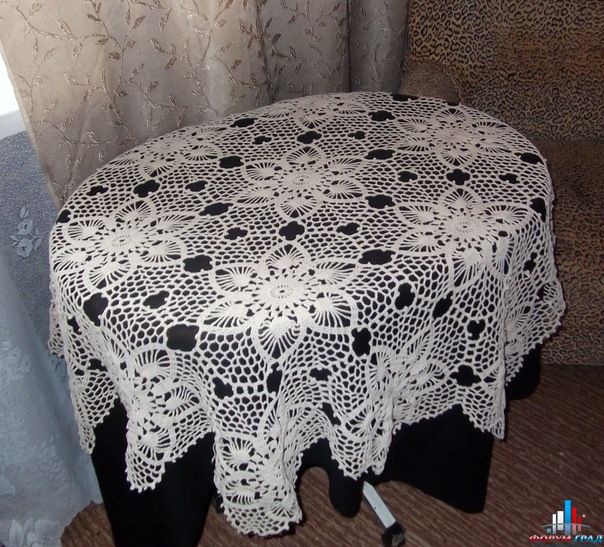 Скатерть из цветочных мотивов