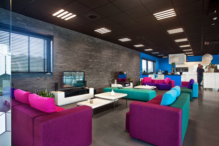 alien-trick-offices-09