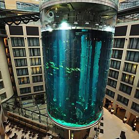 aquadom-in-radisson-blu-hotel-berlin-04