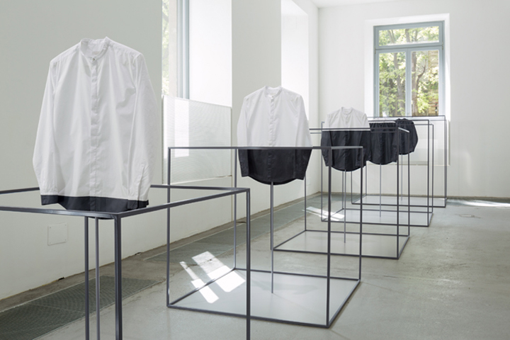 cos-fashion-brand-installation-02