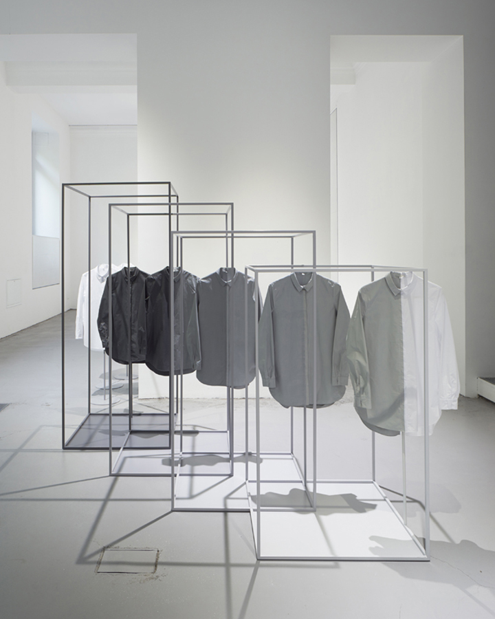 cos-fashion-brand-installation-14