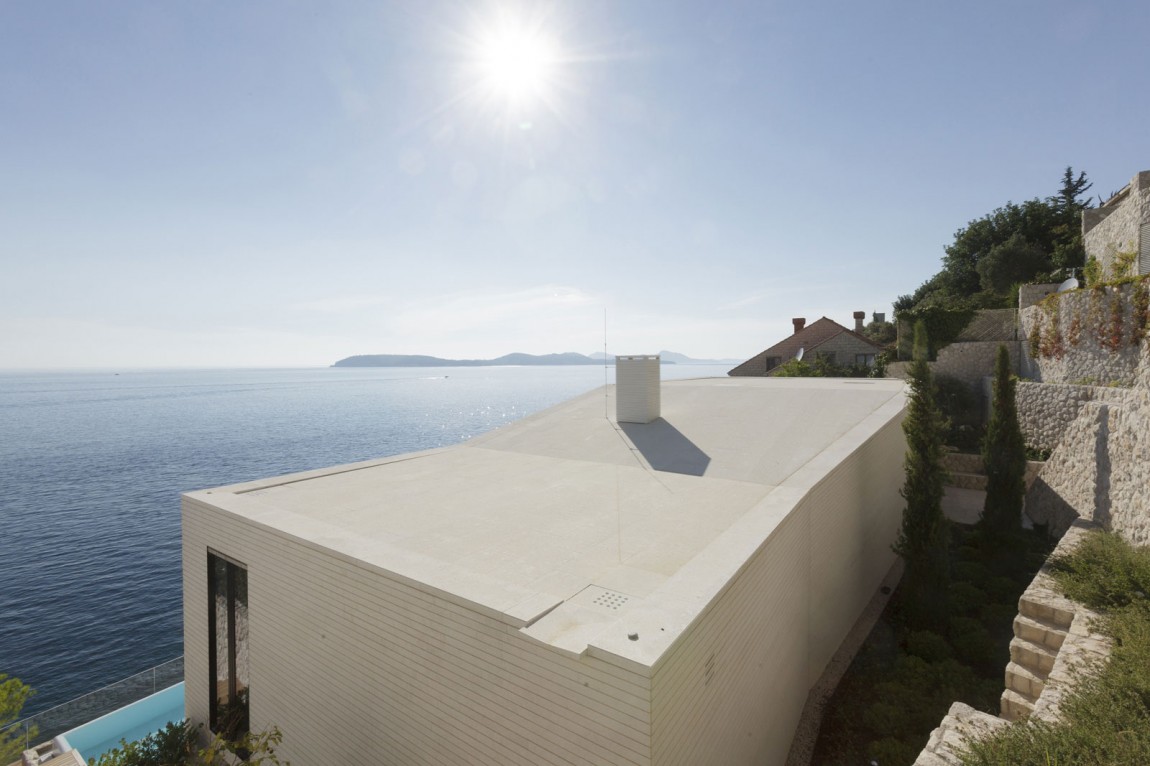 Дом из камня V2 на берегу Адриатического моря в Хорватии