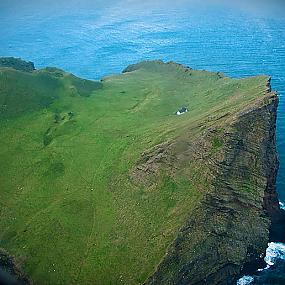lonely-house-iceland-03