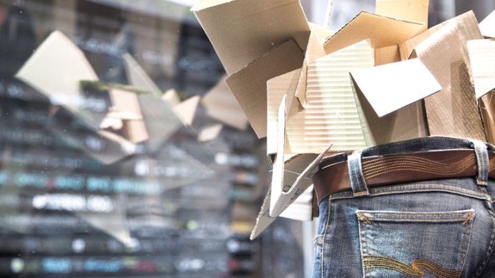 nudie-jeans-installation-and-window-display-25