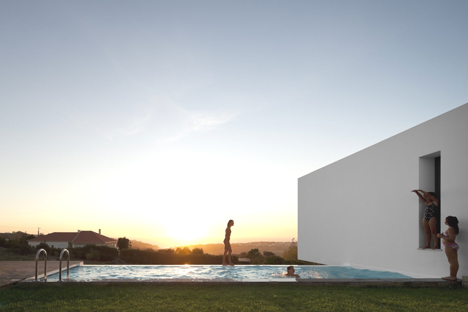 contemporary-u-house-portugal-08
