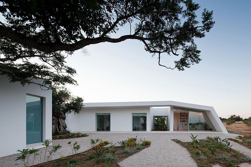 House in Tavira by Vitor Vilhena Architects