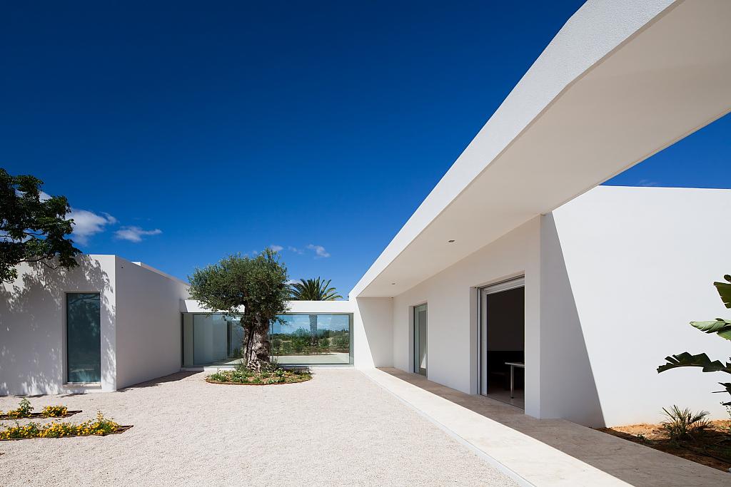 House in Tavira by Vitor Vilhena Architects