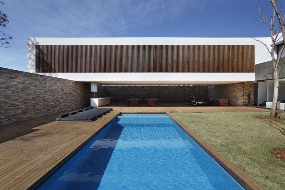 sn-house-by-studio-guilherme-torres-08